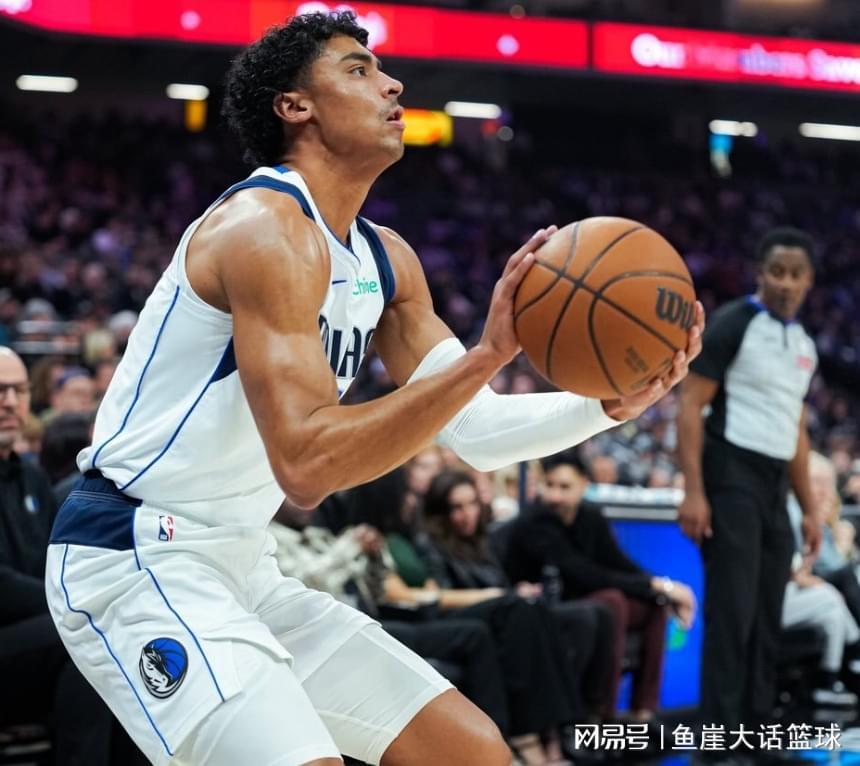 kaiyun-独行侠被逆转！马卡33+7浓眉又受伤，状元26+10+8，克莱爆发尽力