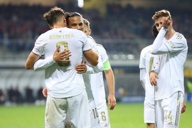 开云体育下载-拜仁轻松取胜锁定出线 糟心的下半场却又暴露隐忧