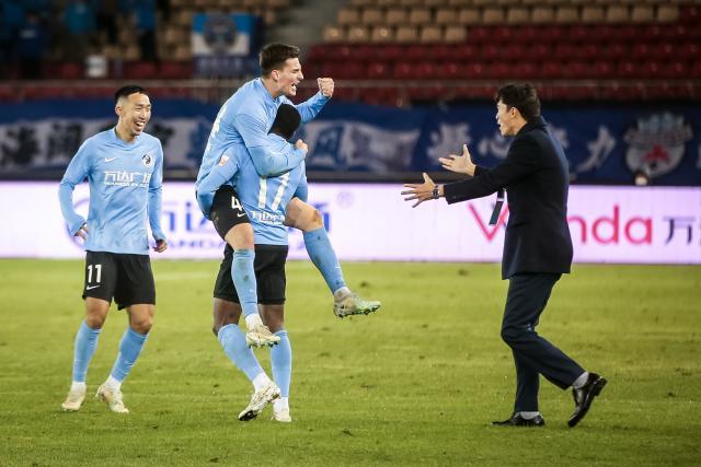 1665326860933078797.jpg 开云官网-控球率不足4成 谢晖再用“本土敢死队”硬刚徐正源