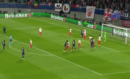 【欧冠】维纳尔杜姆2球 巴黎圣日耳曼遭莱比锡绝平