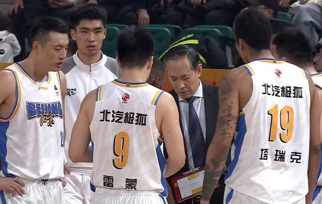 开云官网-CBA八进四：上海横扫山东晋级，广东3分险胜北京将大比分追成1-1